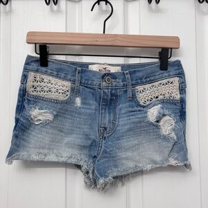 Hollister Distressed Crochet Pocket Denim Shorts | W26